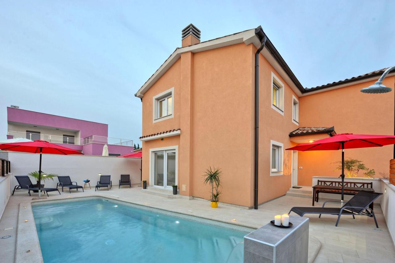 Villa With Private Pool In Village Jadreski พูลา ภายนอก รูปภาพ